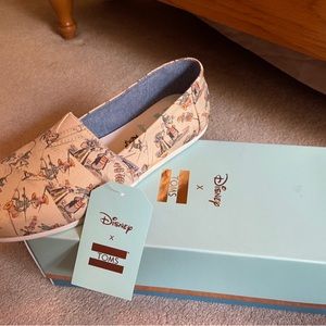 Tom’s NOB Woman’s size 10 Disney Jaq and Gus canvas slip on shoes!